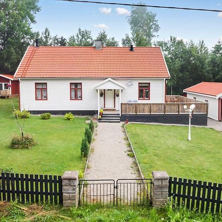 Ferienhaus Am Mycklaflon Eksjo Luaran gambar